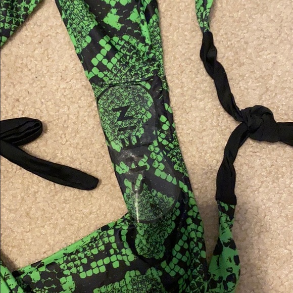 Shein new 2 piece swimsuit - Picture 3 of 3